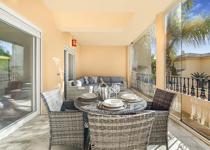 Vista Real - 1 Bedroom By Finest شقة ماربيا